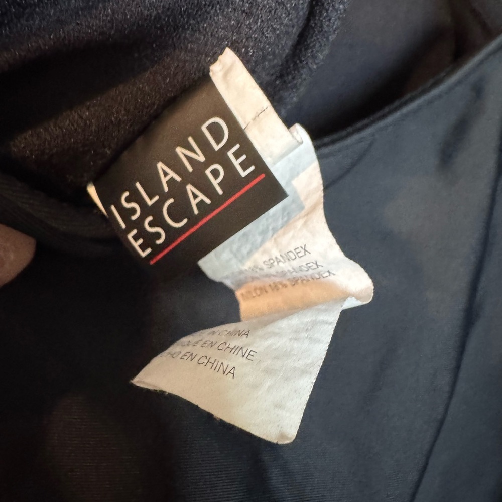 Island Escape Gray Women's Top - Picture 3 of 4